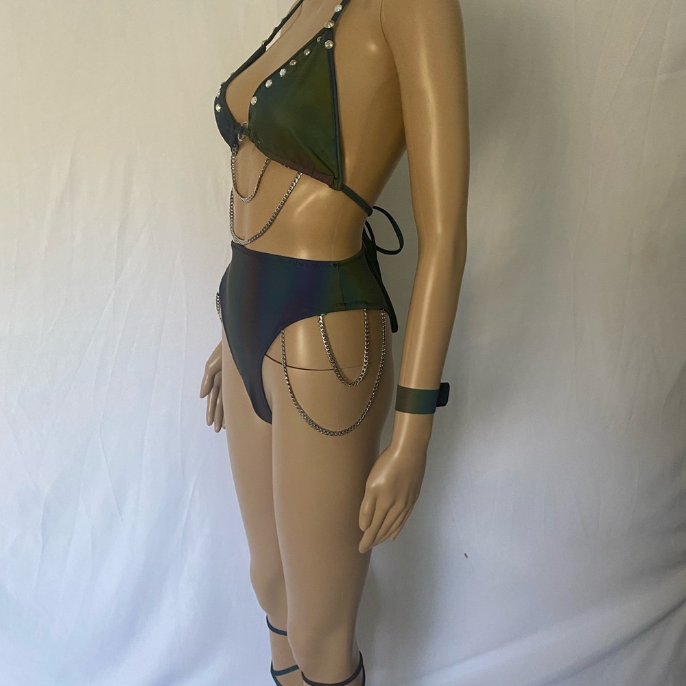 Two piece set - Picture 7 of 11